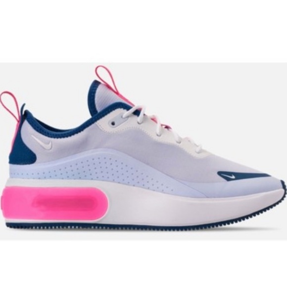 Women's Nike Air Max DIA Casual Shoes Like new